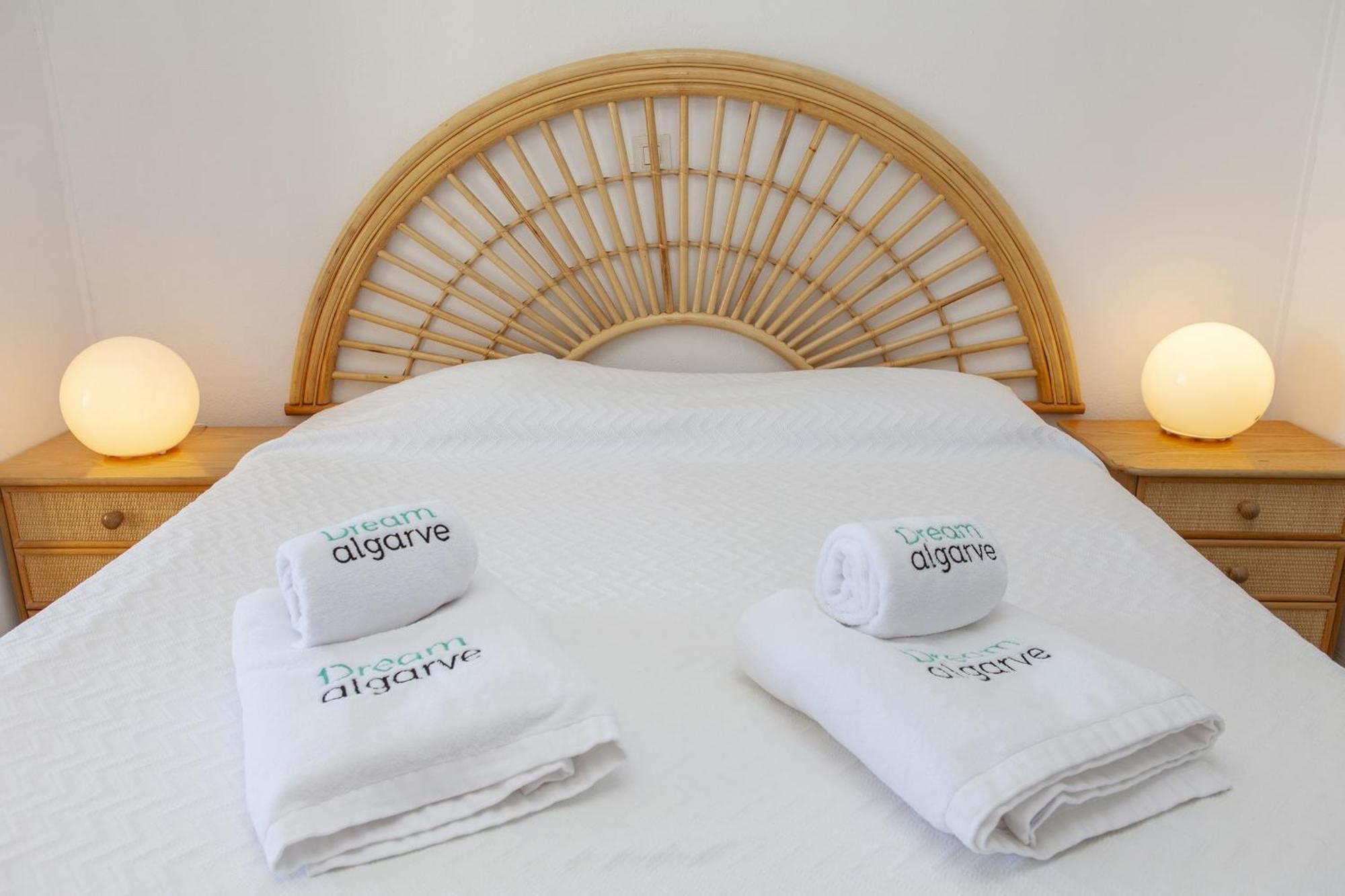 C22 - Beco Do Poco Beach Townhouse In Senhora da Luz 외부 사진