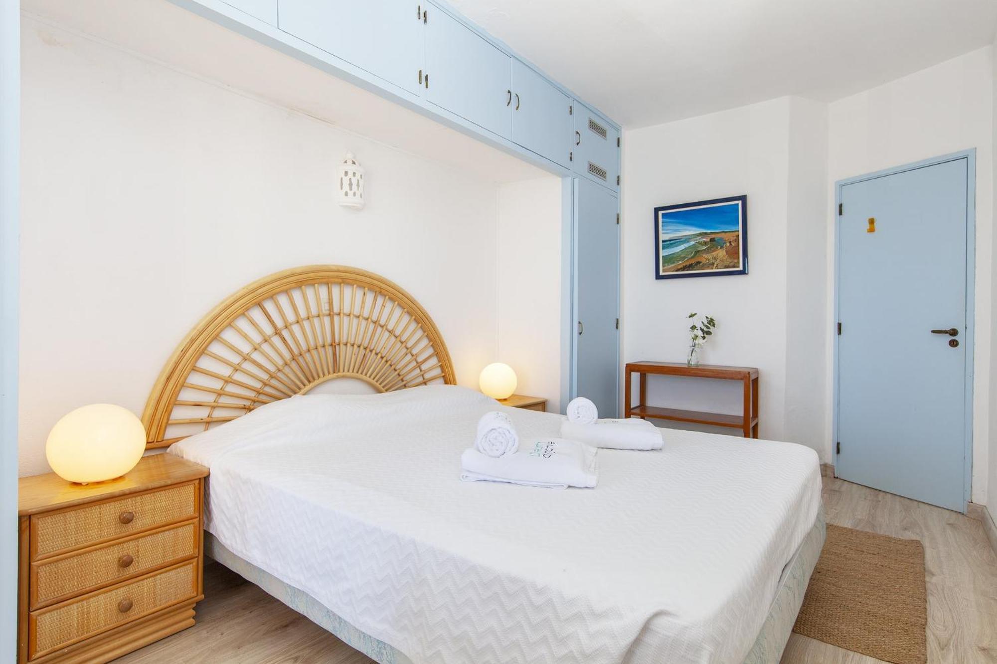 C22 - Beco Do Poco Beach Townhouse In Senhora da Luz 외부 사진