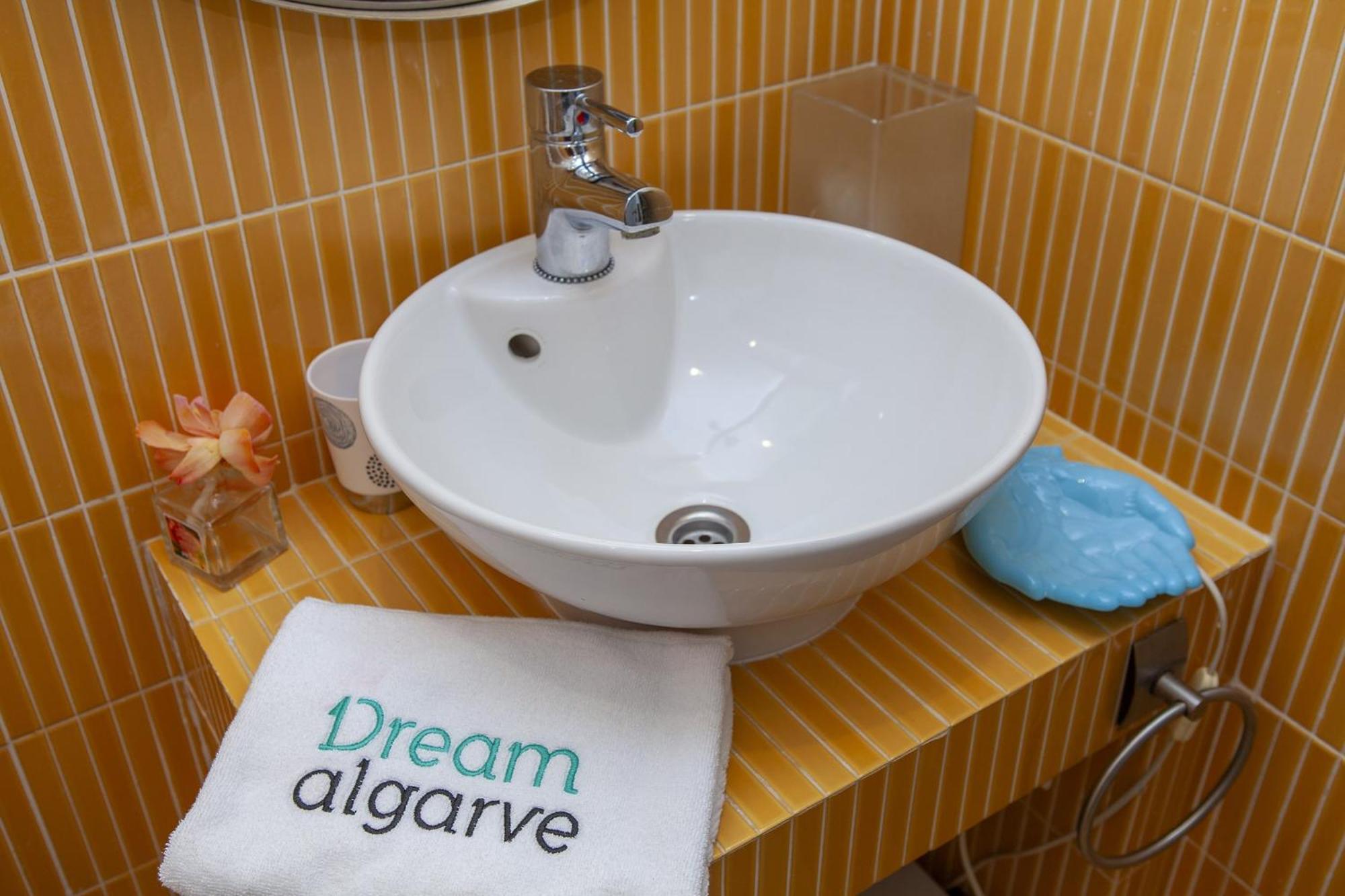 C22 - Beco Do Poco Beach Townhouse In Senhora da Luz 외부 사진