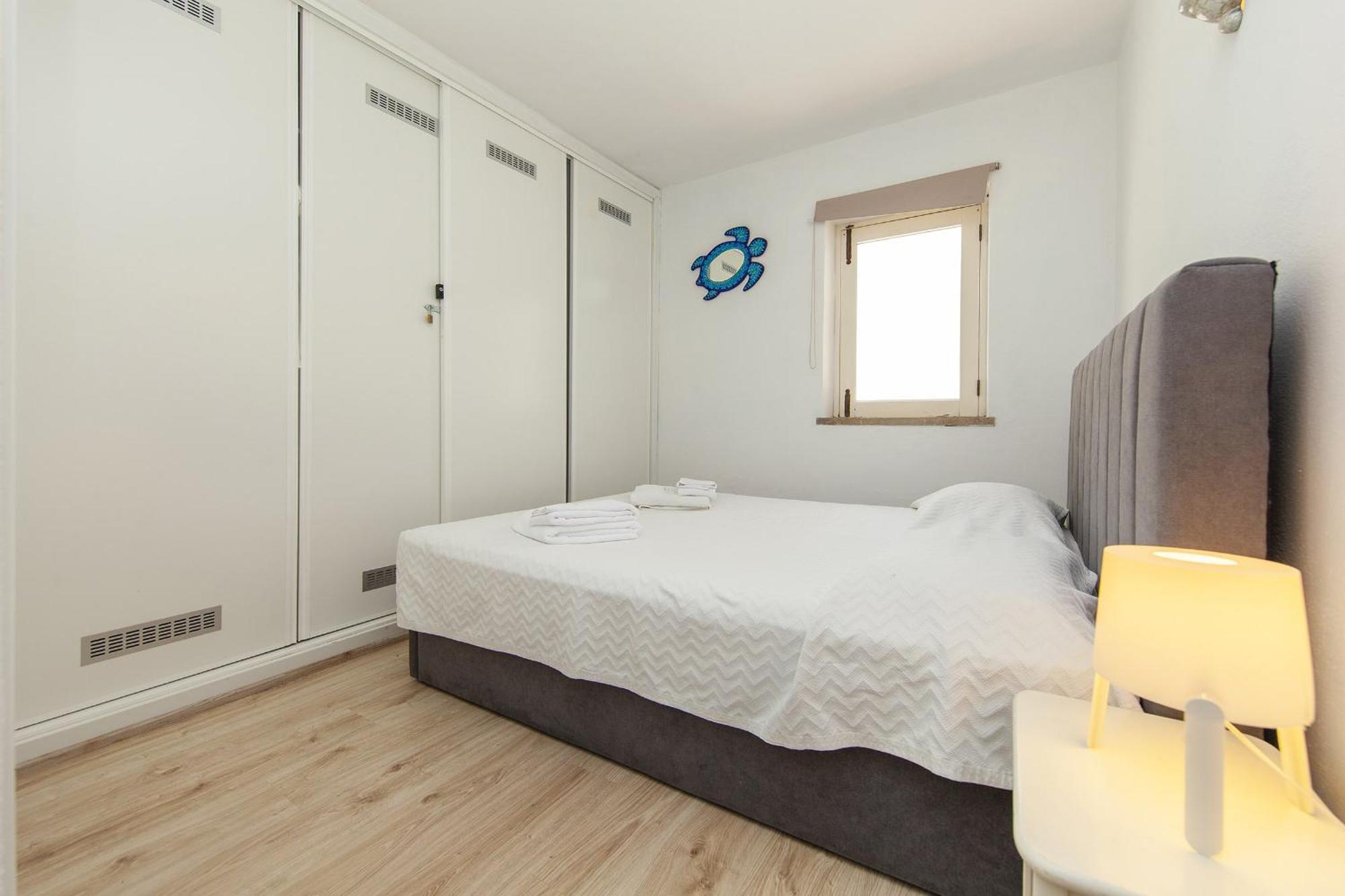 C22 - Beco Do Poco Beach Townhouse In Senhora da Luz 외부 사진